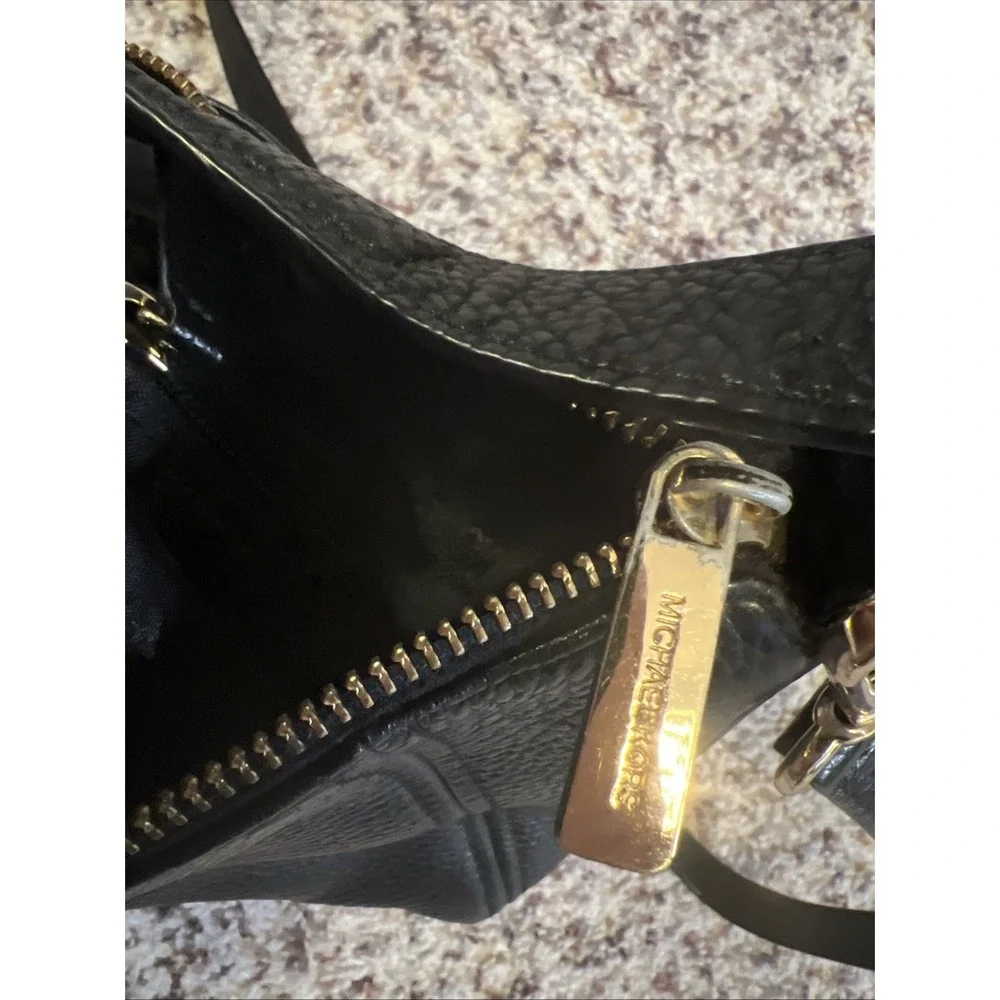 MICHAEL KORS Medium Pebbled Leather Black Bag‎ Crossbody No Scraches Or Damages